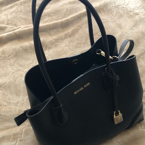Authentic Michael Kors Tote - Picture 2 of 7